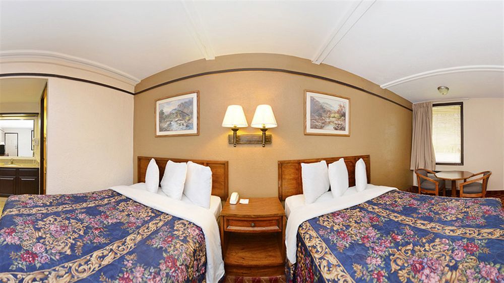 Spanish Trace Inn Athens Eksteriør billede