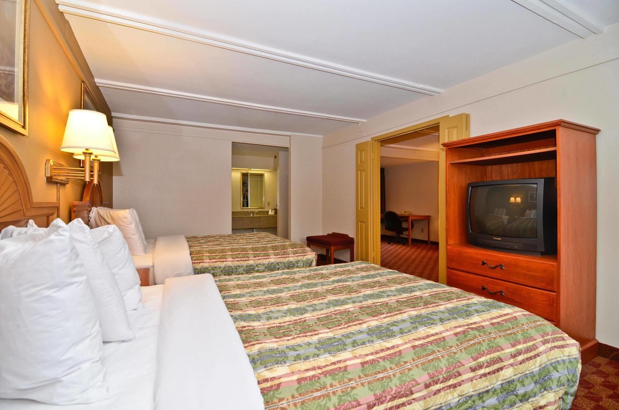 Spanish Trace Inn Athens Eksteriør billede